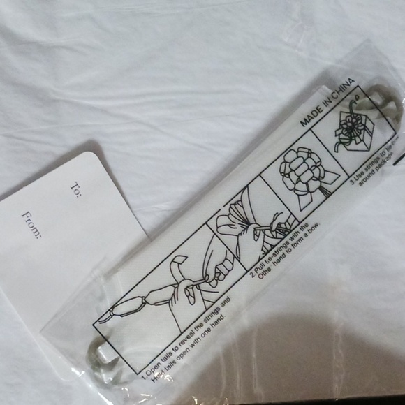 White Bow, Gift Set - Picture 2 of 6